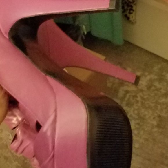 BCBGeneration FUCHSIA PINK SOFT BUTTERY LEATHER SANDALS NEW CONDITION SZ 10 M - Picture 14 of 16